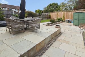ASPEN CLOSE- click for photo gallery